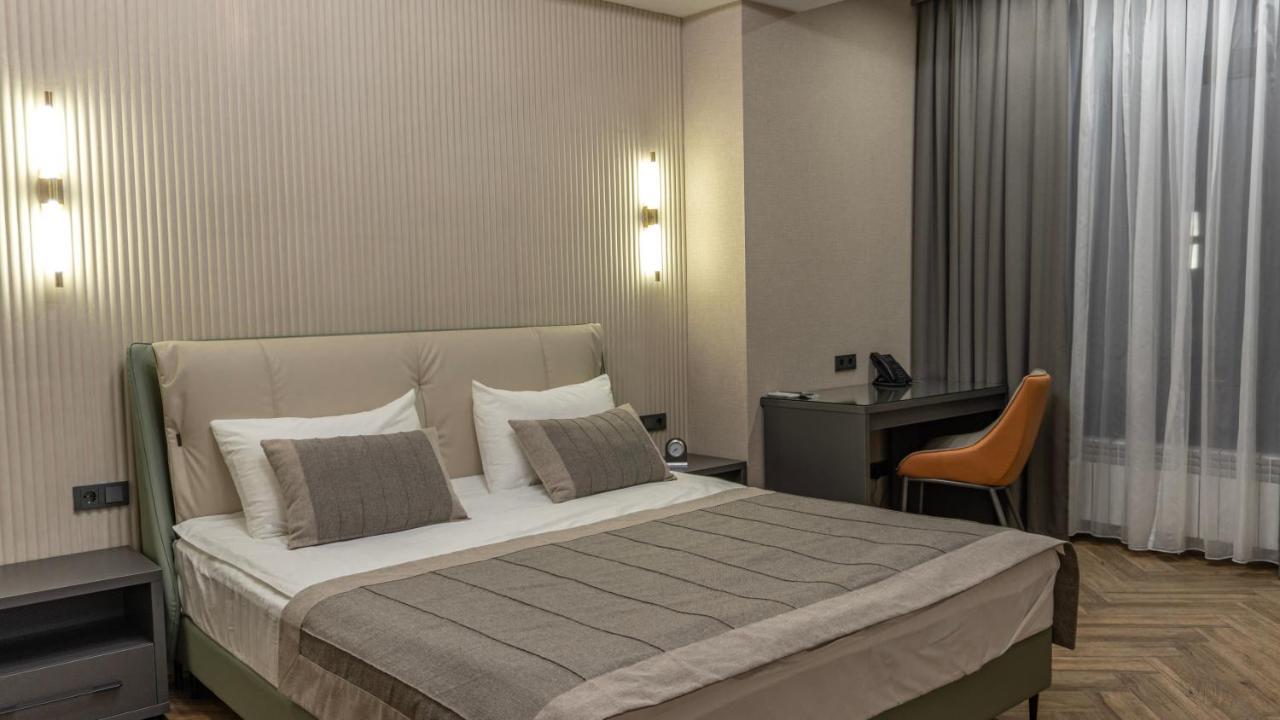 Five Hotel Bishkek Esterno foto