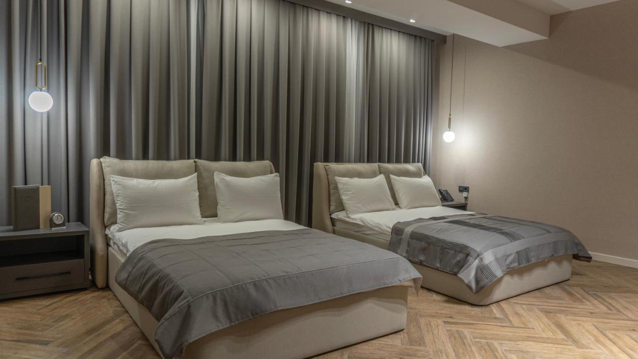 Five Hotel Bishkek Esterno foto
