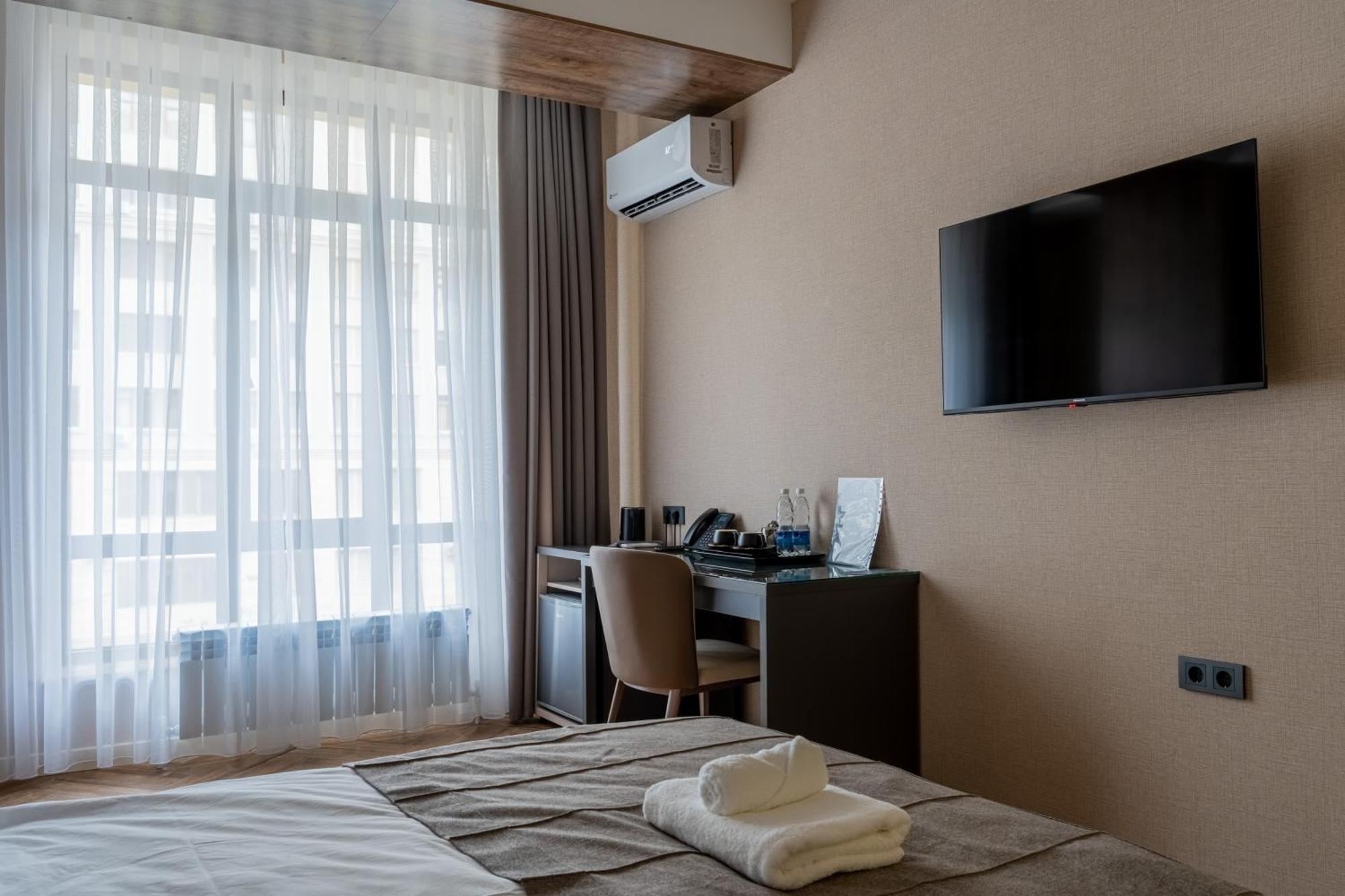 Five Hotel Bishkek Esterno foto