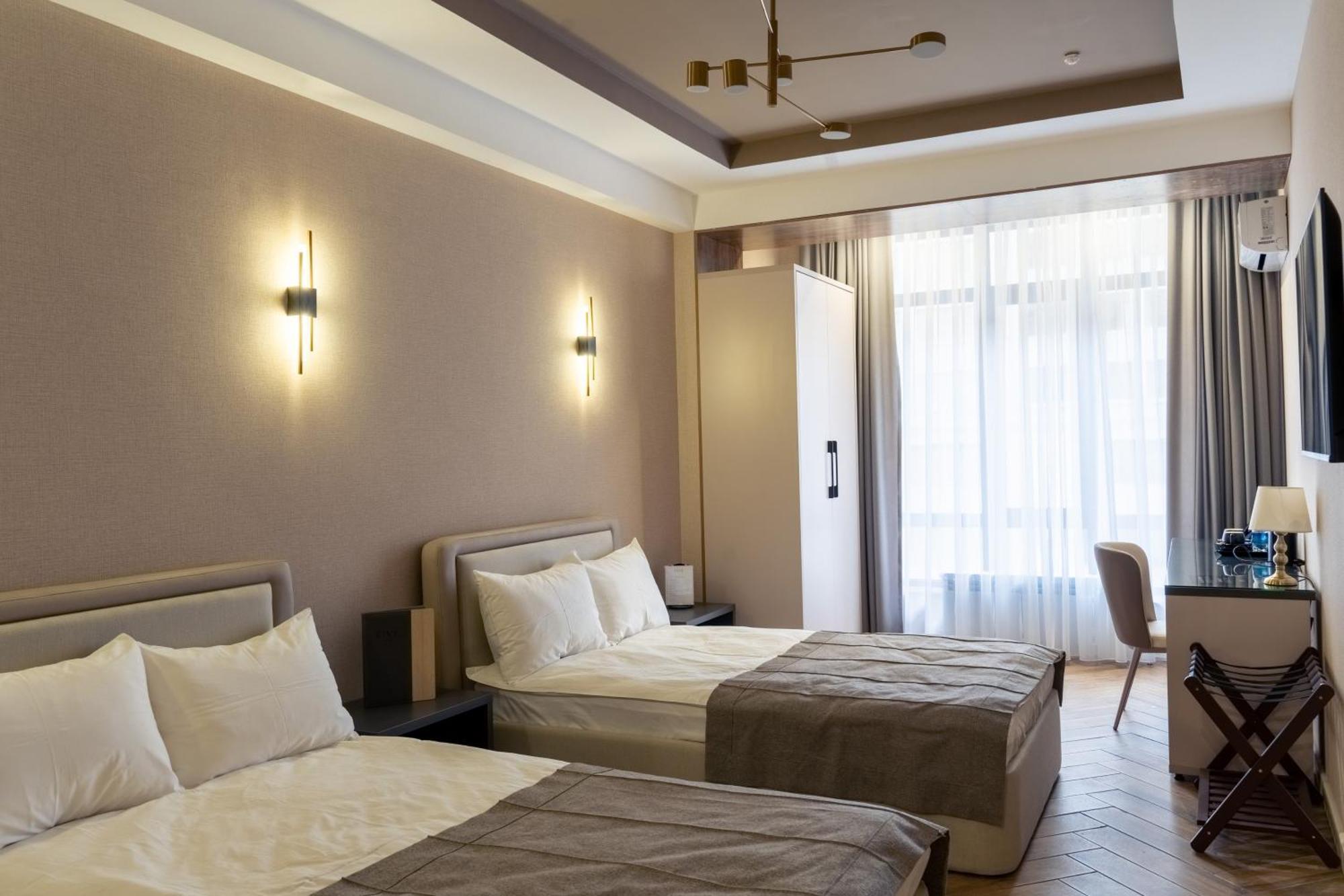 Five Hotel Bishkek Esterno foto