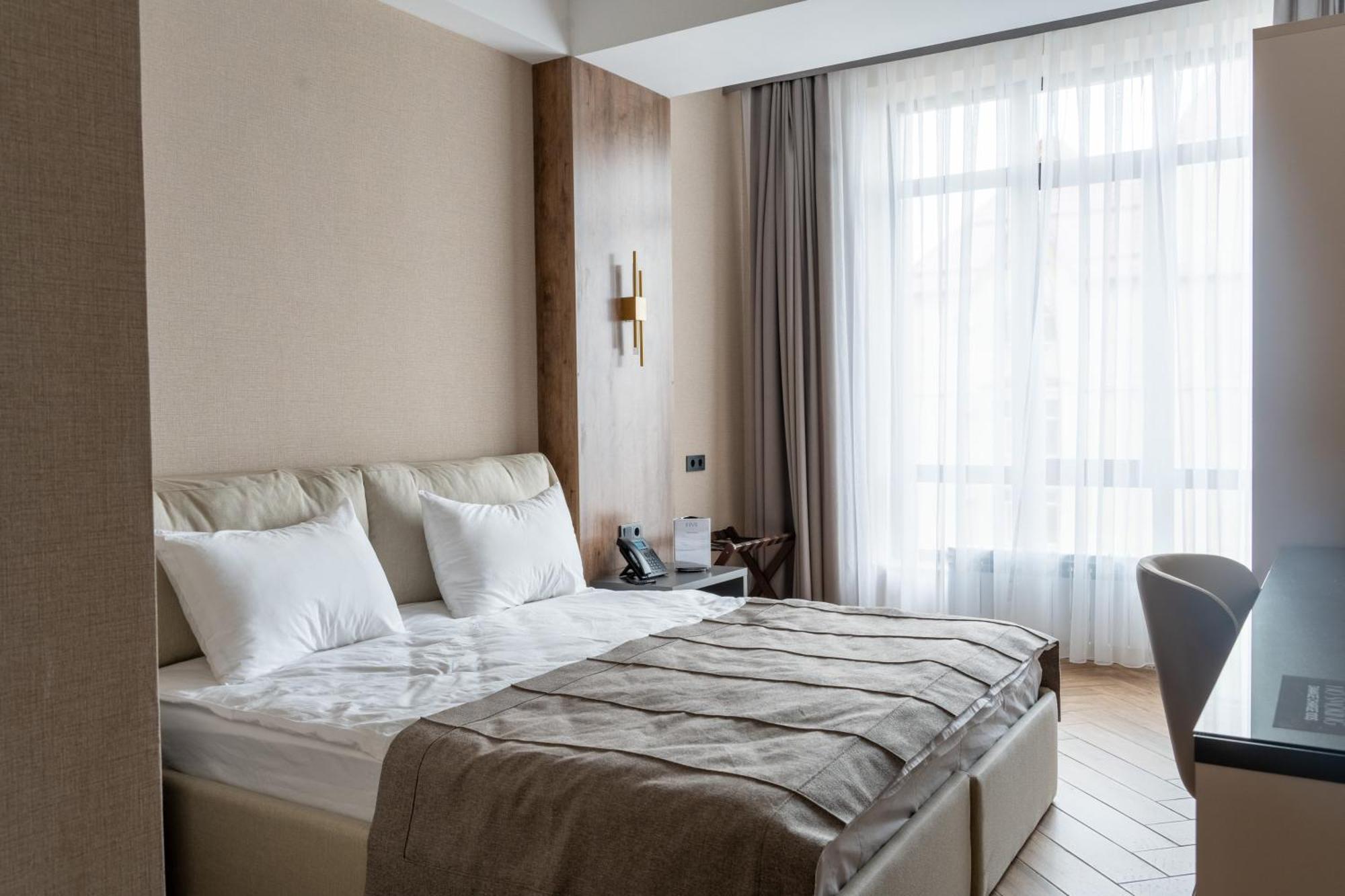 Five Hotel Bishkek Esterno foto