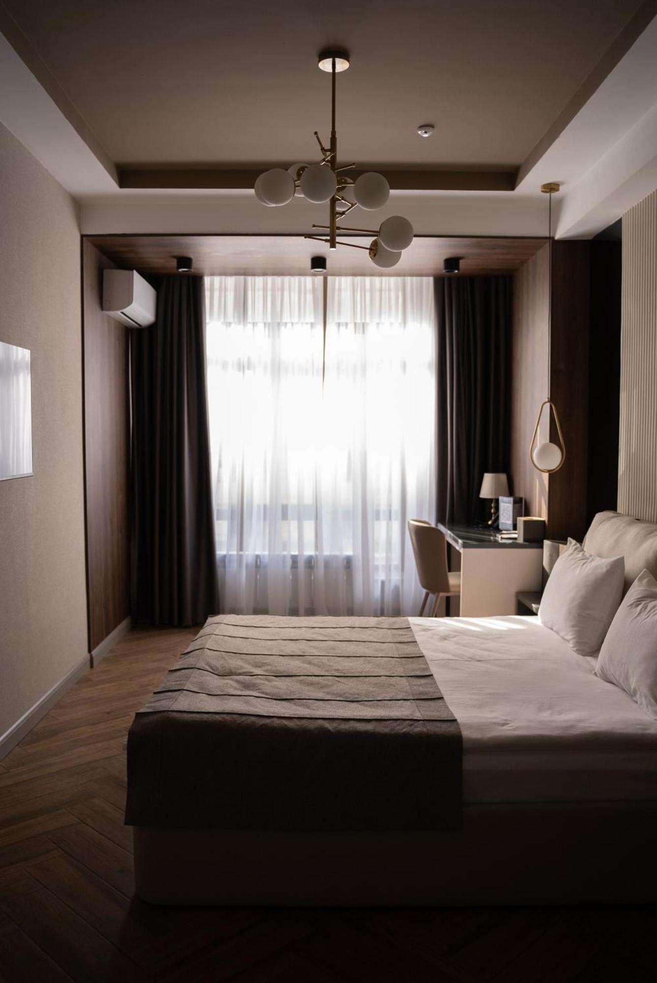 Five Hotel Bishkek Esterno foto