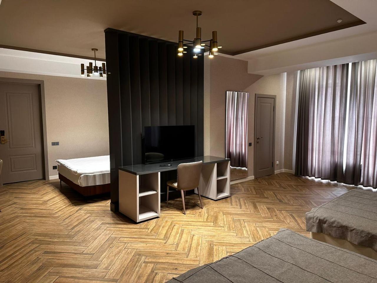 Five Hotel Bishkek Esterno foto