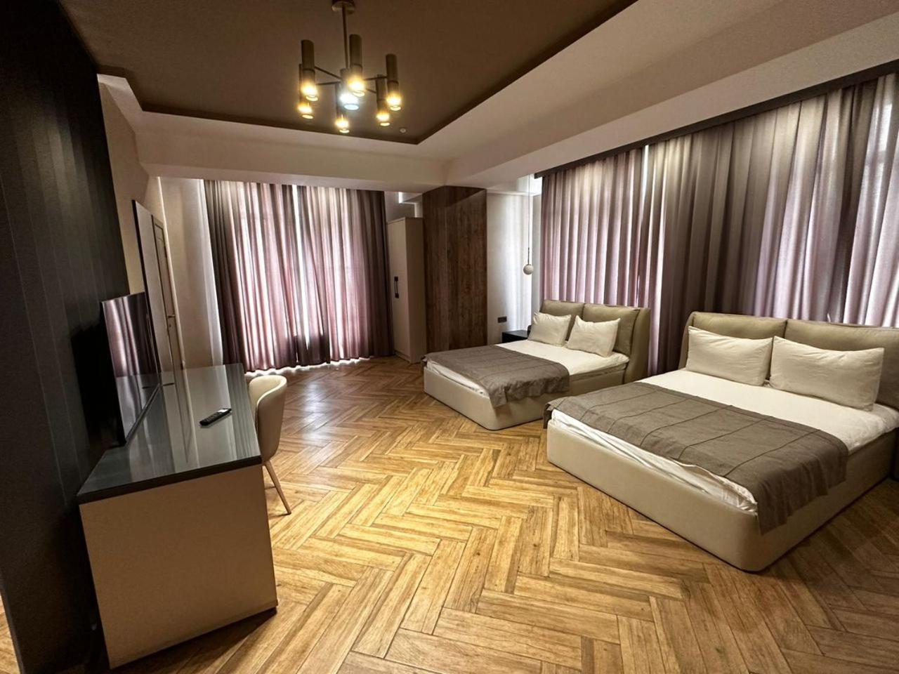 Five Hotel Bishkek Esterno foto